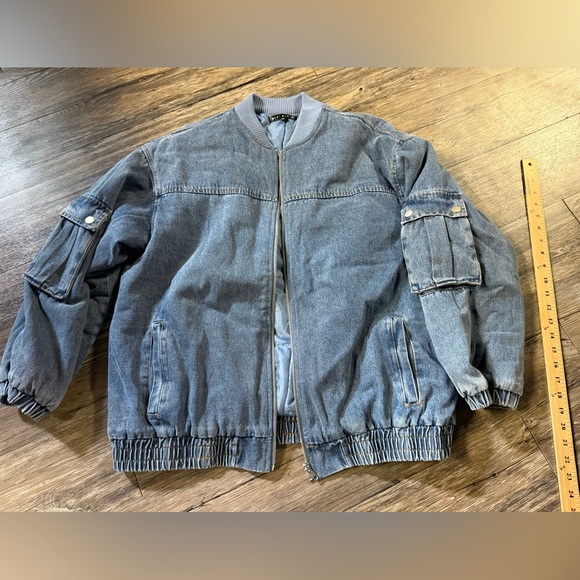 NWOT Blue Blush Women’s M Oversized Denim Bomber‎ Jacket Blue Insulated … - Picture 1 of 8